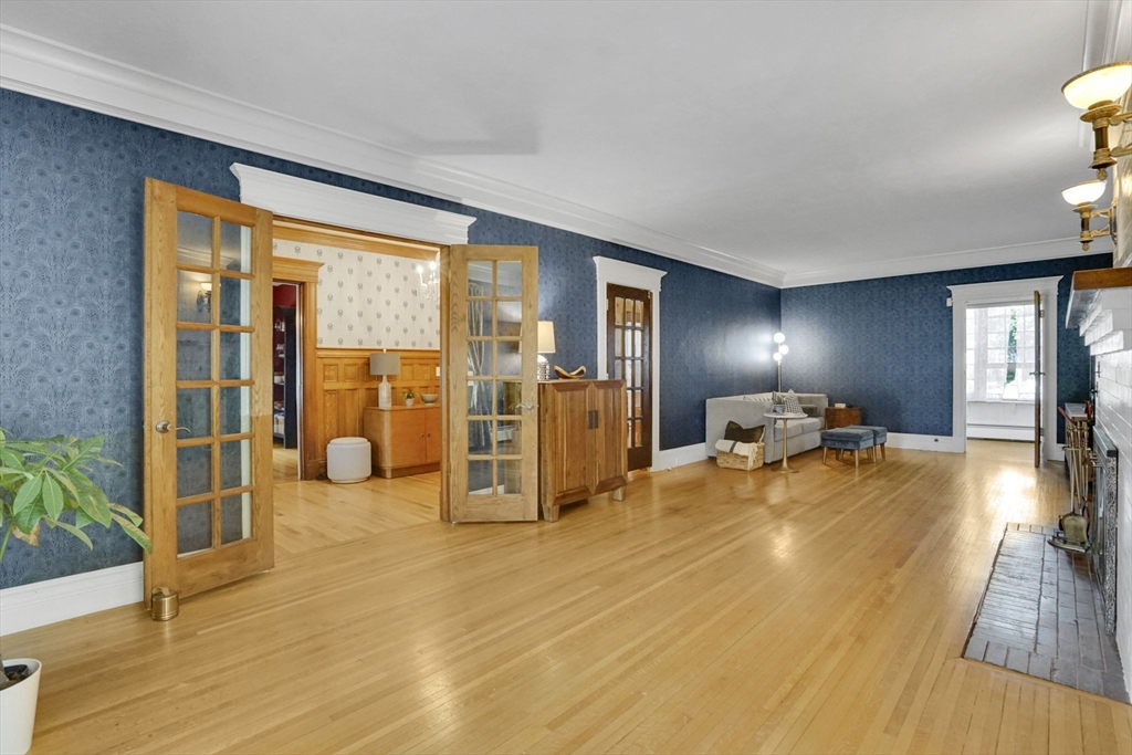 111 Magnolia Terrace Springfield, MA 01108 - Photo 7 of 42