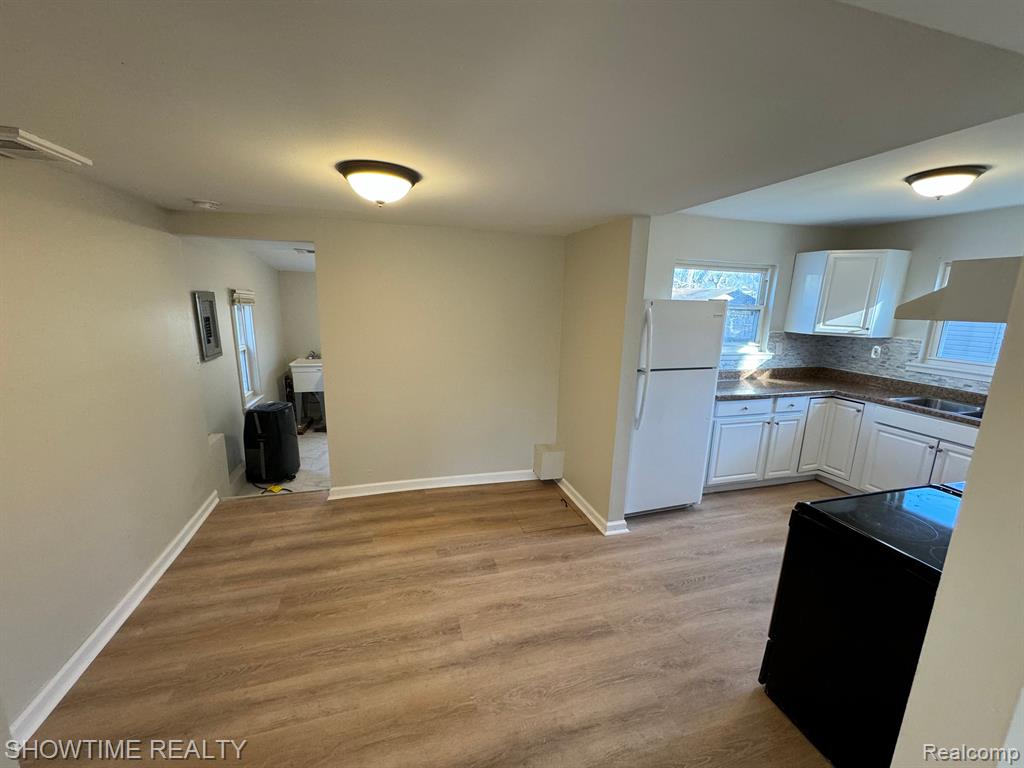 21718 Middlebelt Road Farmington Hills, MI 48336 - Photo 2 of 8