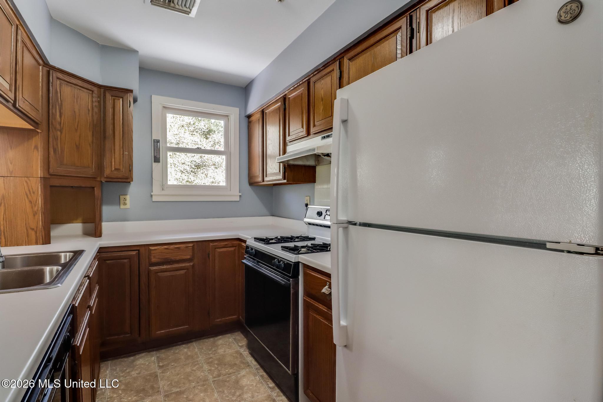 23676 East Dubuisson Road Pass Christian, MS 39571 - Photo 54 of 65 bardominum kitchen