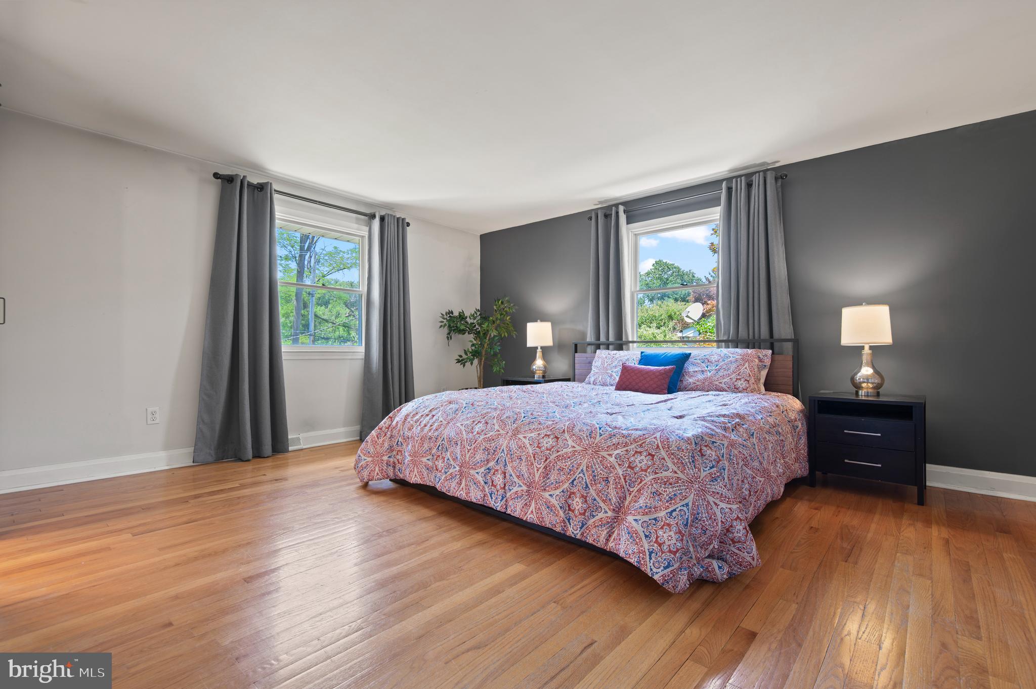 264 East Padonia Road Cockeysville, MD 21030 - Photo 20 of 49 Primary Bedroom - Large and Bright!