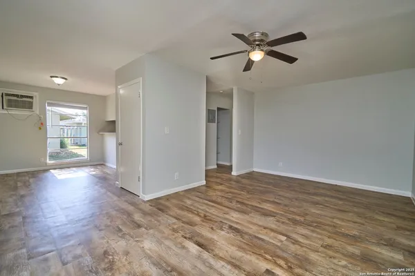 $995 | 118 San Angelo, San Antonio, TX 78212