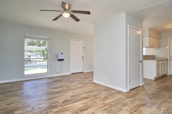 $995 | 118 San Angelo, San Antonio, TX 78212