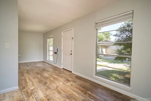 $995 | 118 San Angelo, San Antonio, TX 78212
