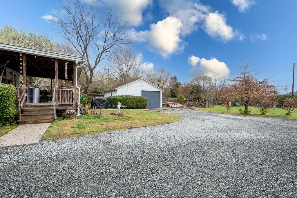8115 Pleasant Grove Road Charlotte, NC 28216 - Photo 19 of 25 Gallery Image 19