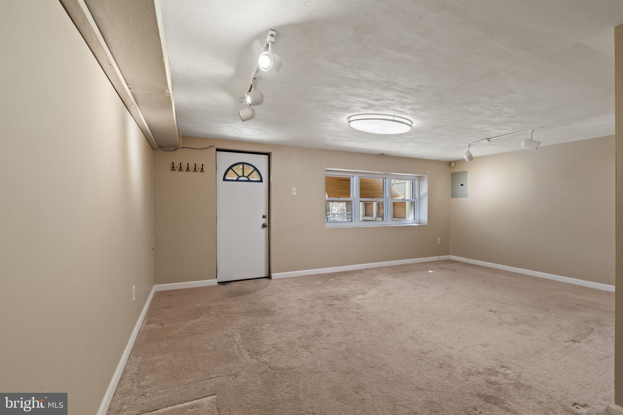 12858 Elnora Road Philadelphia, PA 19154 - Photo 33 of 40 Gallery Image 33
