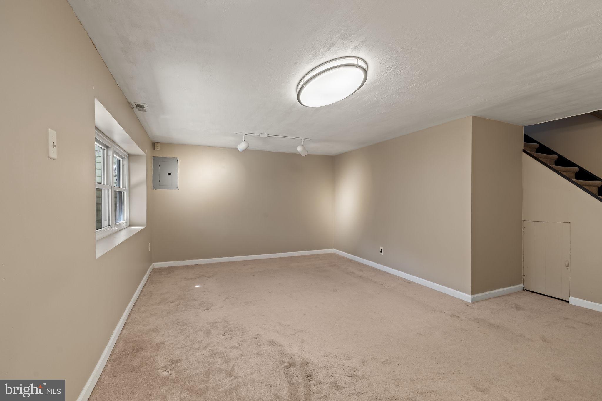 12858 Elnora Road Philadelphia, PA 19154 - Photo 34 of 40 Gallery Image 34