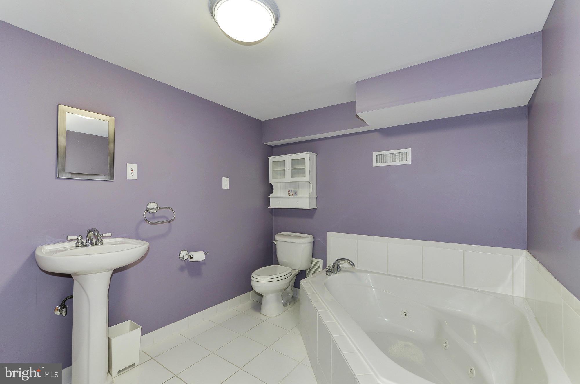 2605 Finch Street Silver Spring, MD 20902 - Photo 19 of 24 Bath