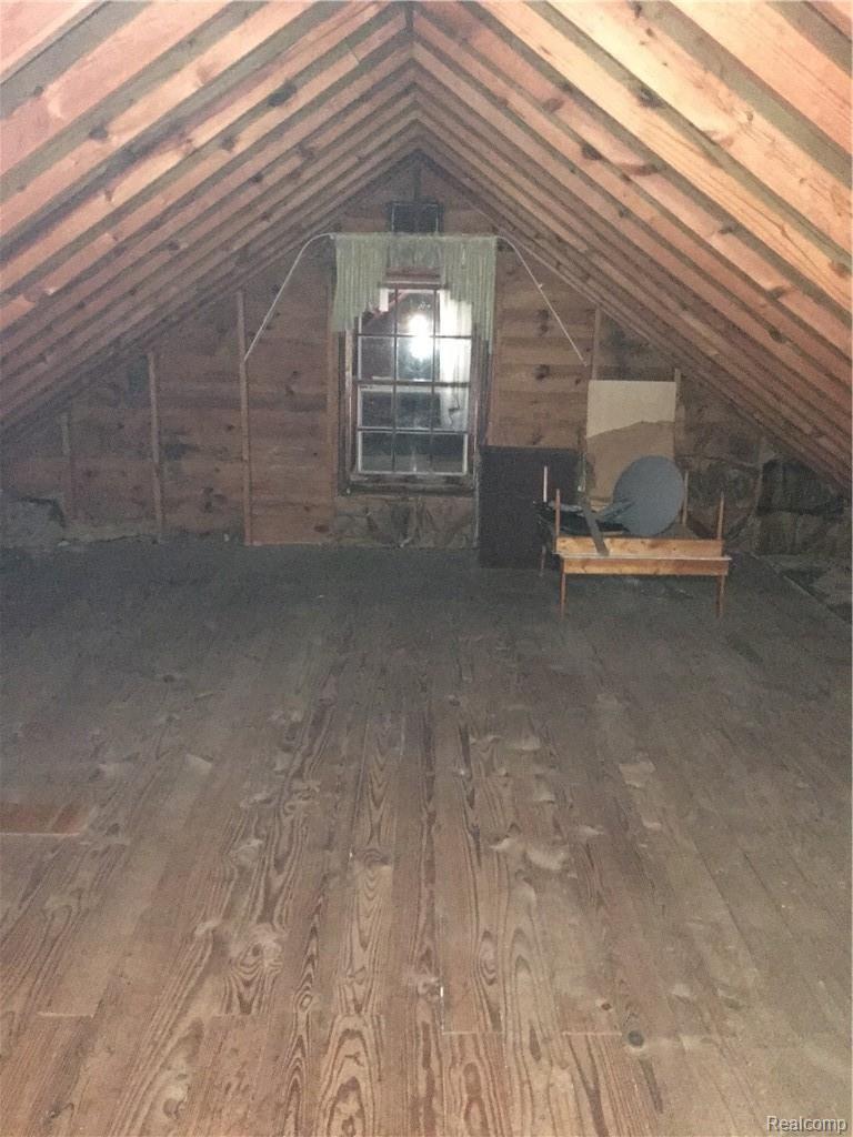3985 Covert Road Waterford, MI 48328 - Photo 32 of 32 loft1.jpg