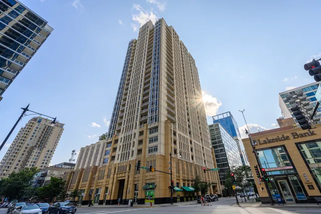 $325,000 | 1400 South Michigan Avenue, Unit 806, Chicago, IL 60605
