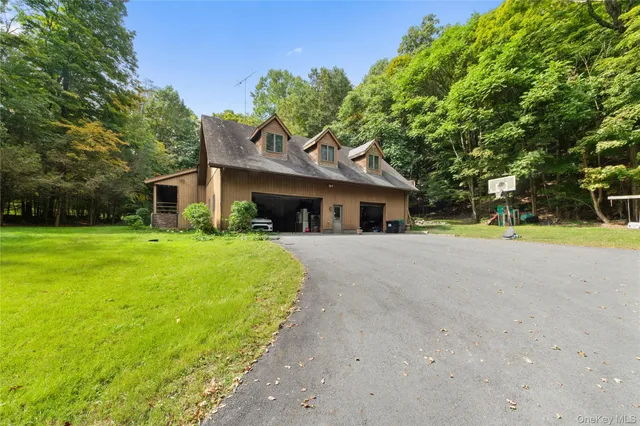 $689,000 | 145 Youngblood Road, Montgomery, NY 12549