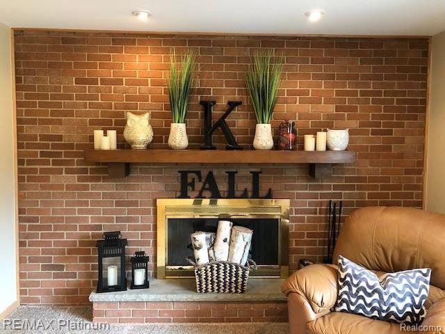 11249 Buno Road Brighton, MI 48114 - Photo 4 of 56 Just Right for those cold winter days?Family room