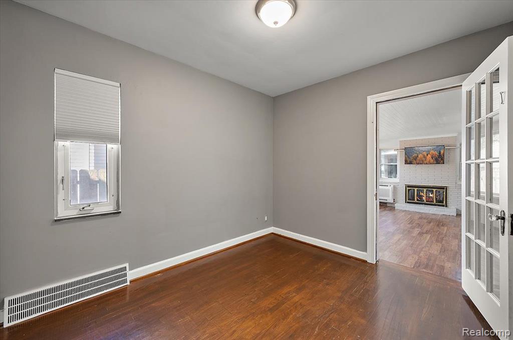 1450 Hampton Road Grosse Pointe Woods, MI 48236 - Photo 27 of 53