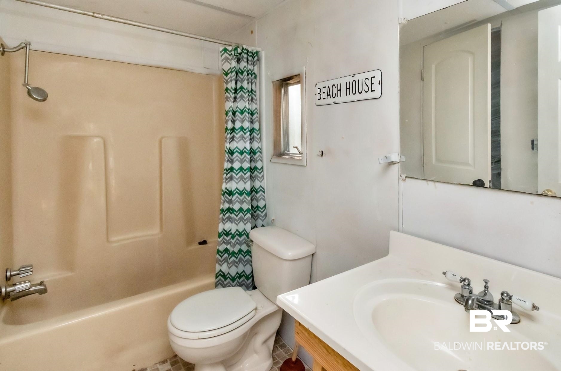 2284 Ridge Road East Gulf Shores, AL 36542 - Photo 14 of 15 Master Bathroom