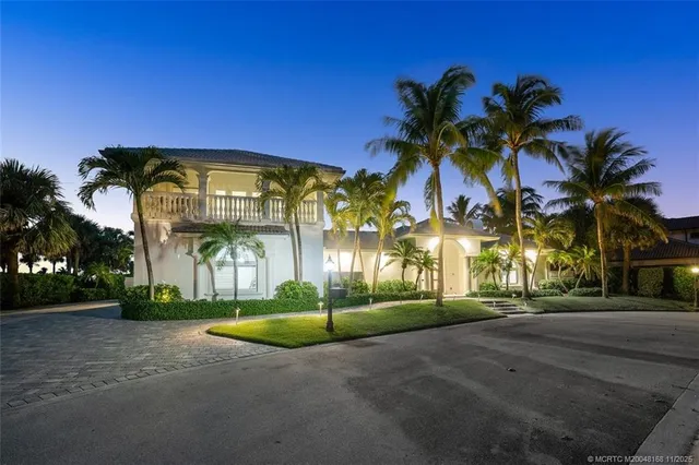 $6,495,000 | 1904 Southeast Sailfish Point Boulevard, Stuart, FL 34996