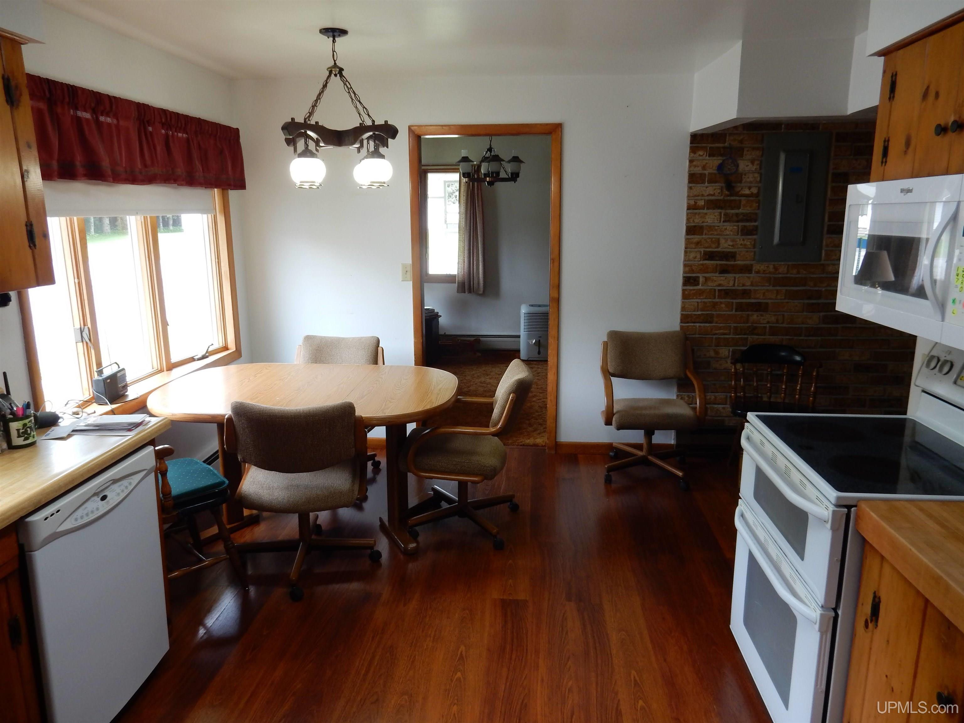 466 Hubble Road Manistique, MI 49854 - Photo 3 of 16 Gallery Image 3