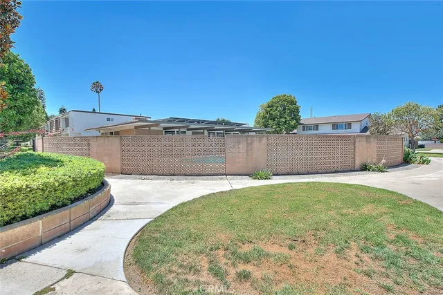 $800,000 | 17401 Hood Court, Fountain Valley, CA 92708