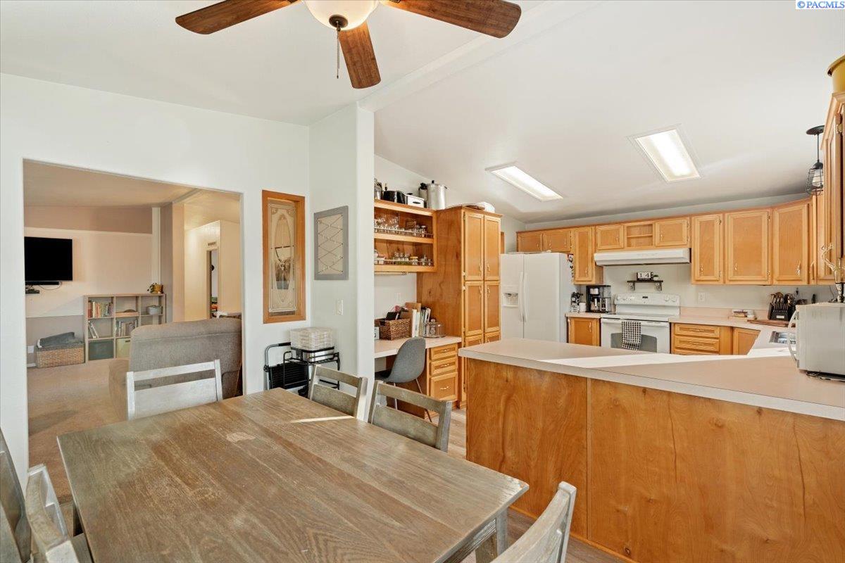 25603 East Ruppert Road Benton City, WA 99320 - Photo 11 of 39 Gallery Image 11