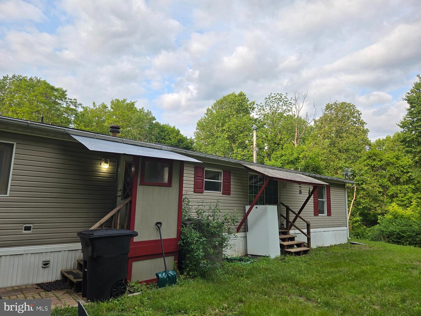 76 Powerline Road Boyertown, PA 19512 - Photo 2 of 24 Exterior Back