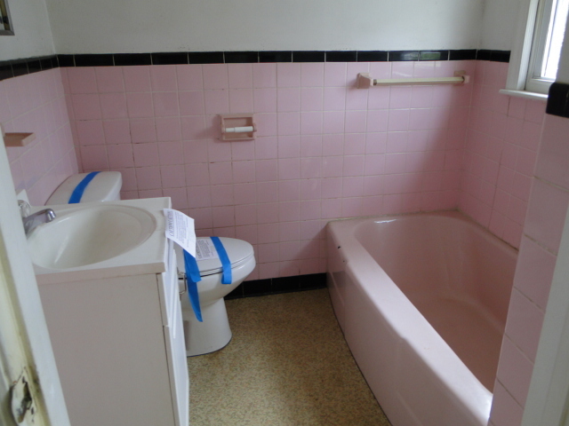 3513 Bandy Road Roanoke, VA 24014 - Photo 5 of 11 bathroom 1