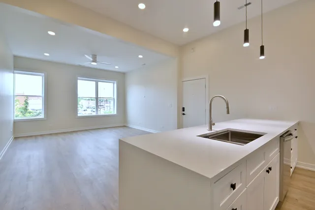 $2,800 | 7518 Madison Street, Unit C, Forest Park, IL 60130