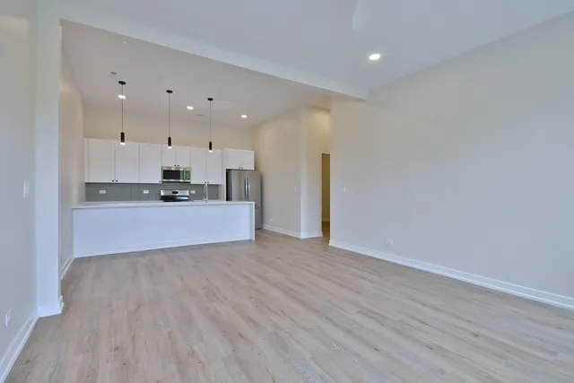 $2,800 | 7518 Madison Street, Unit C, Forest Park, IL 60130