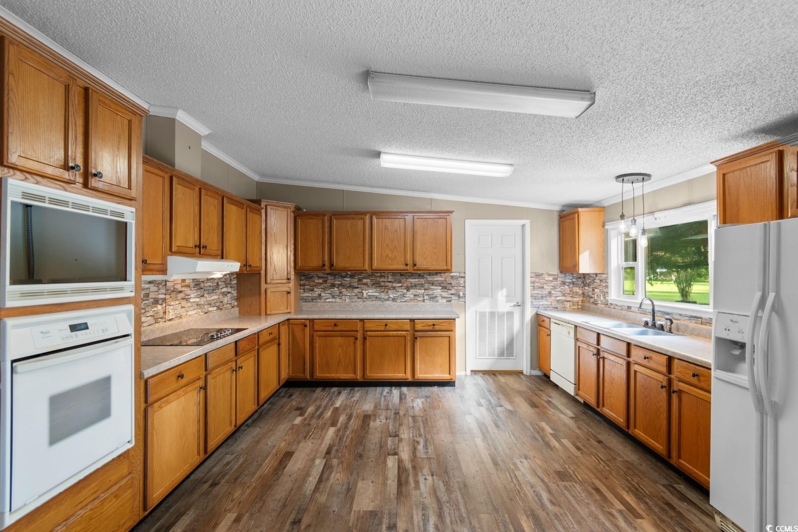 405 Thompson Road Hemingway, SC 29554 - Photo 12 of 39
