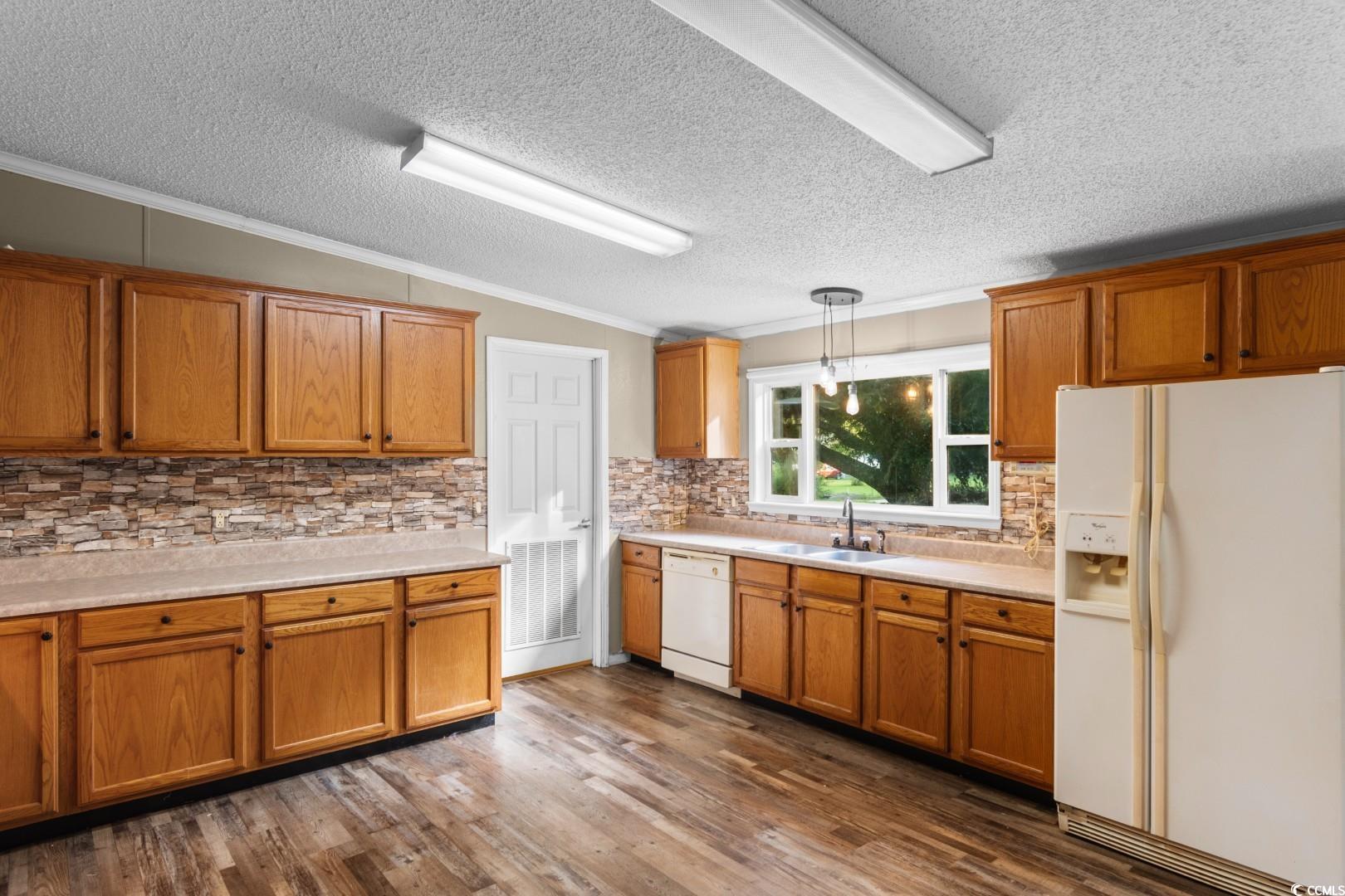 405 Thompson Road Hemingway, SC 29554 - Photo 13 of 39