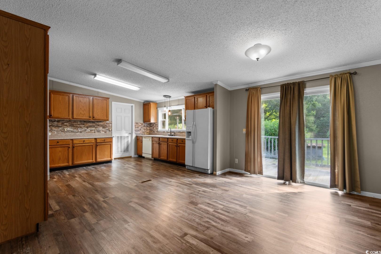 405 Thompson Road Hemingway, SC 29554 - Photo 3 of 39