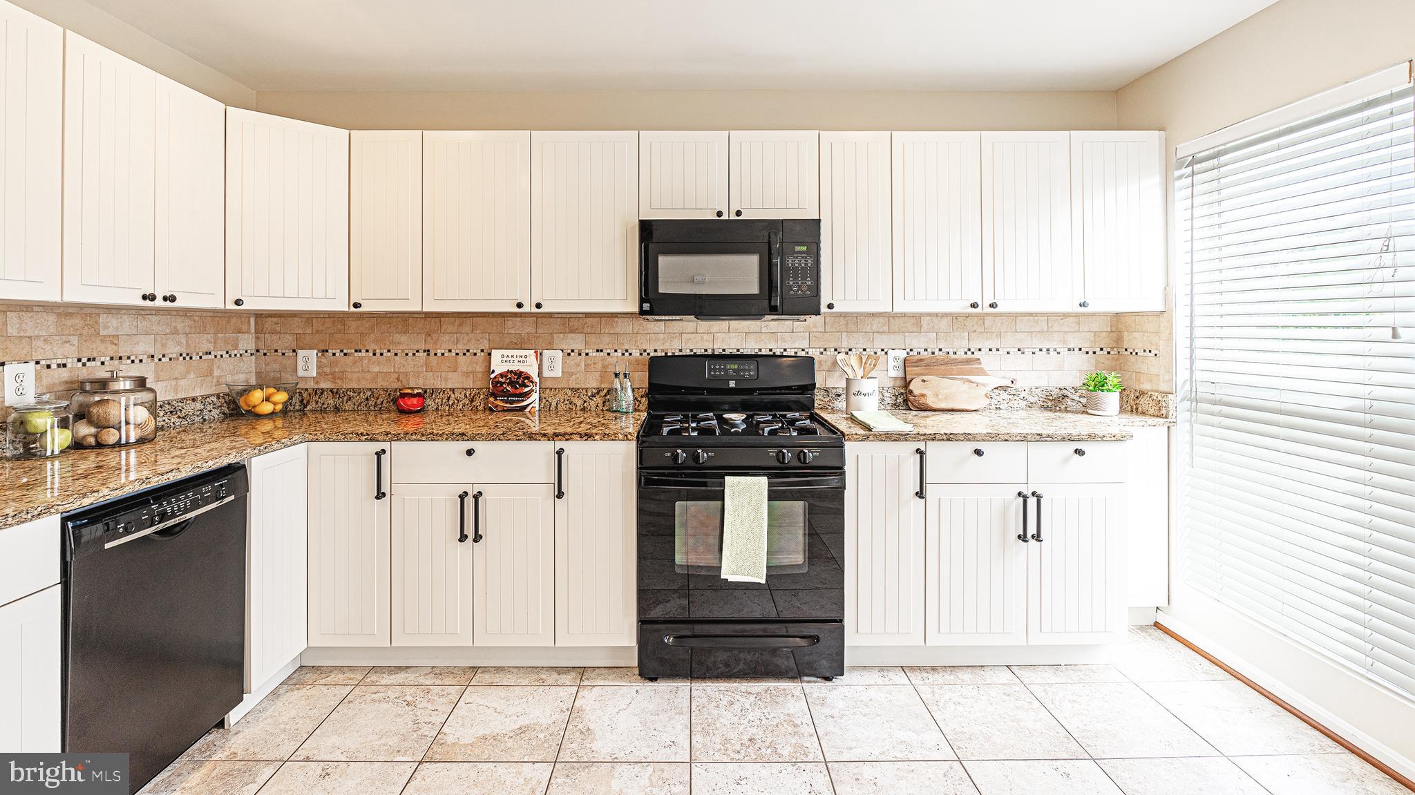 12081 Edgemere Circle Reston, VA 20190 - Photo 12 of 35