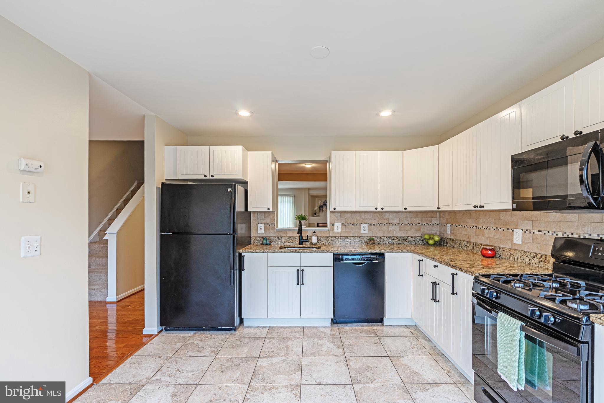 12081 Edgemere Circle Reston, VA 20190 - Photo 14 of 35