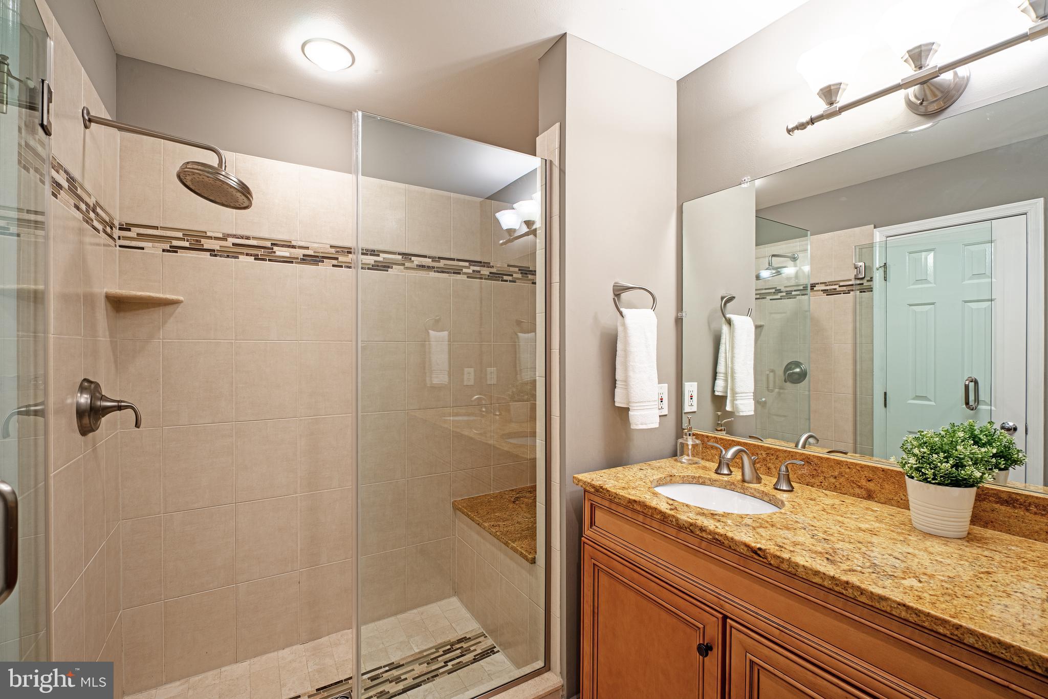 12081 Edgemere Circle Reston, VA 20190 - Photo 19 of 35