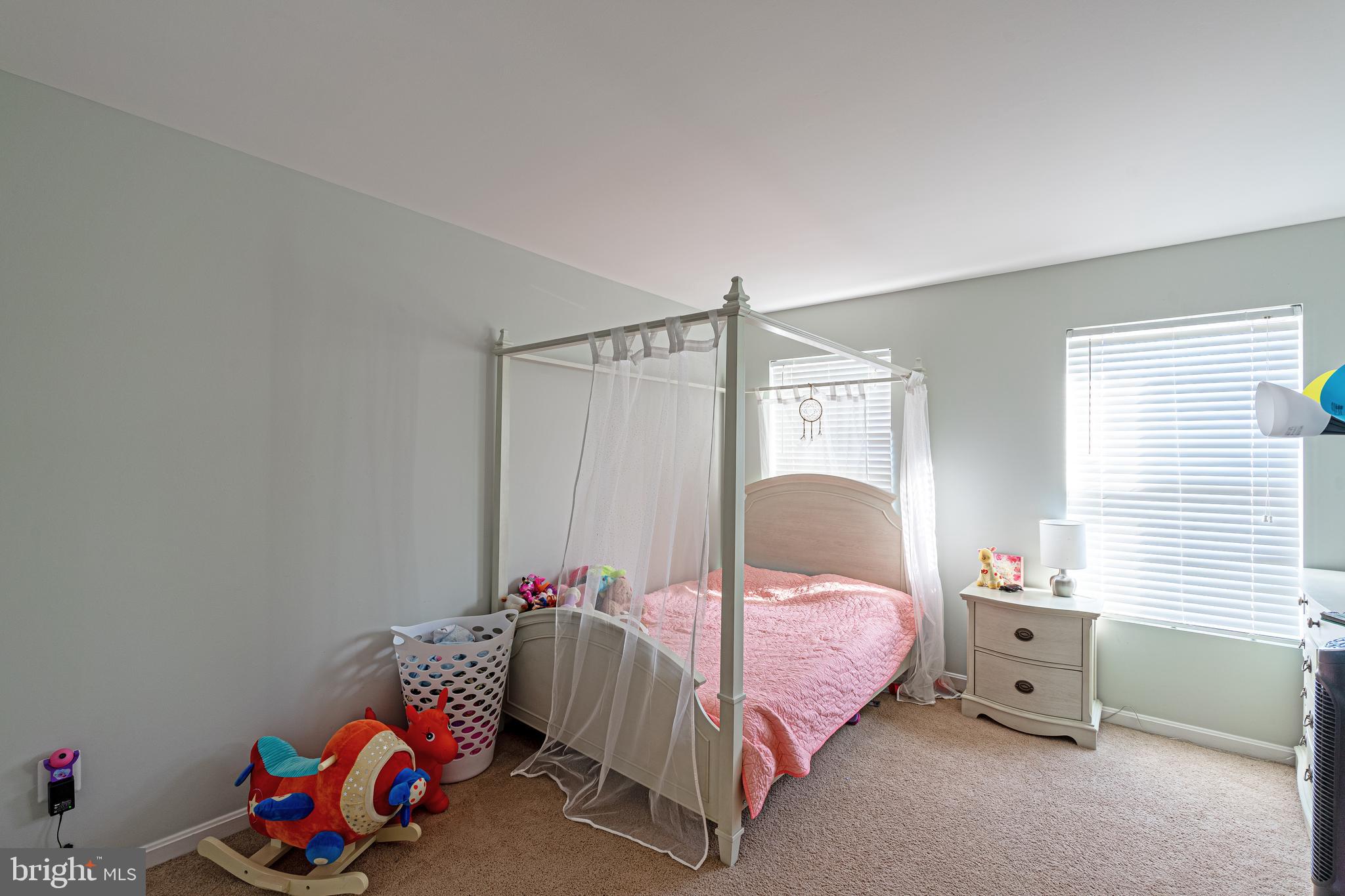 12081 Edgemere Circle Reston, VA 20190 - Photo 23 of 35