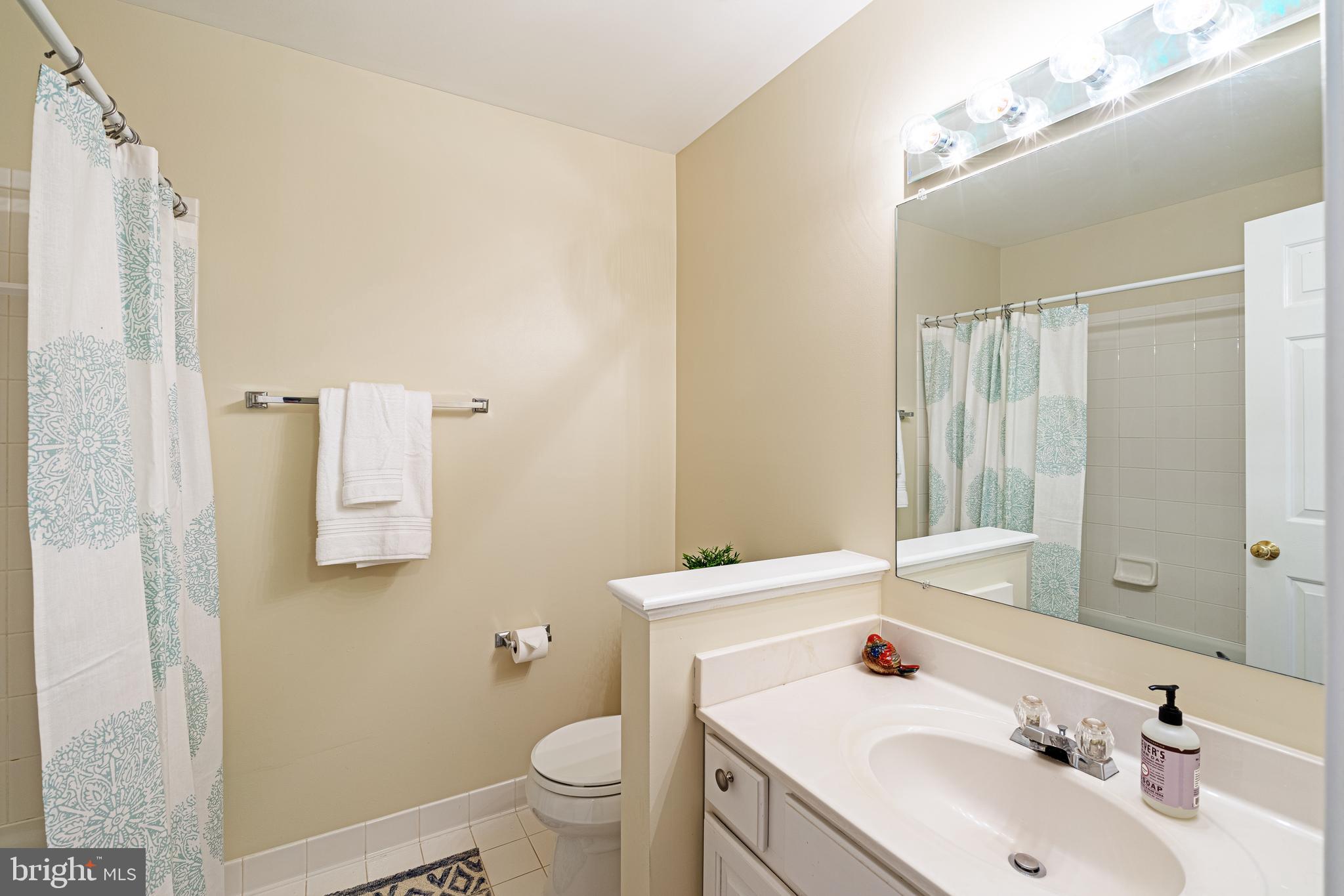 12081 Edgemere Circle Reston, VA 20190 - Photo 26 of 35