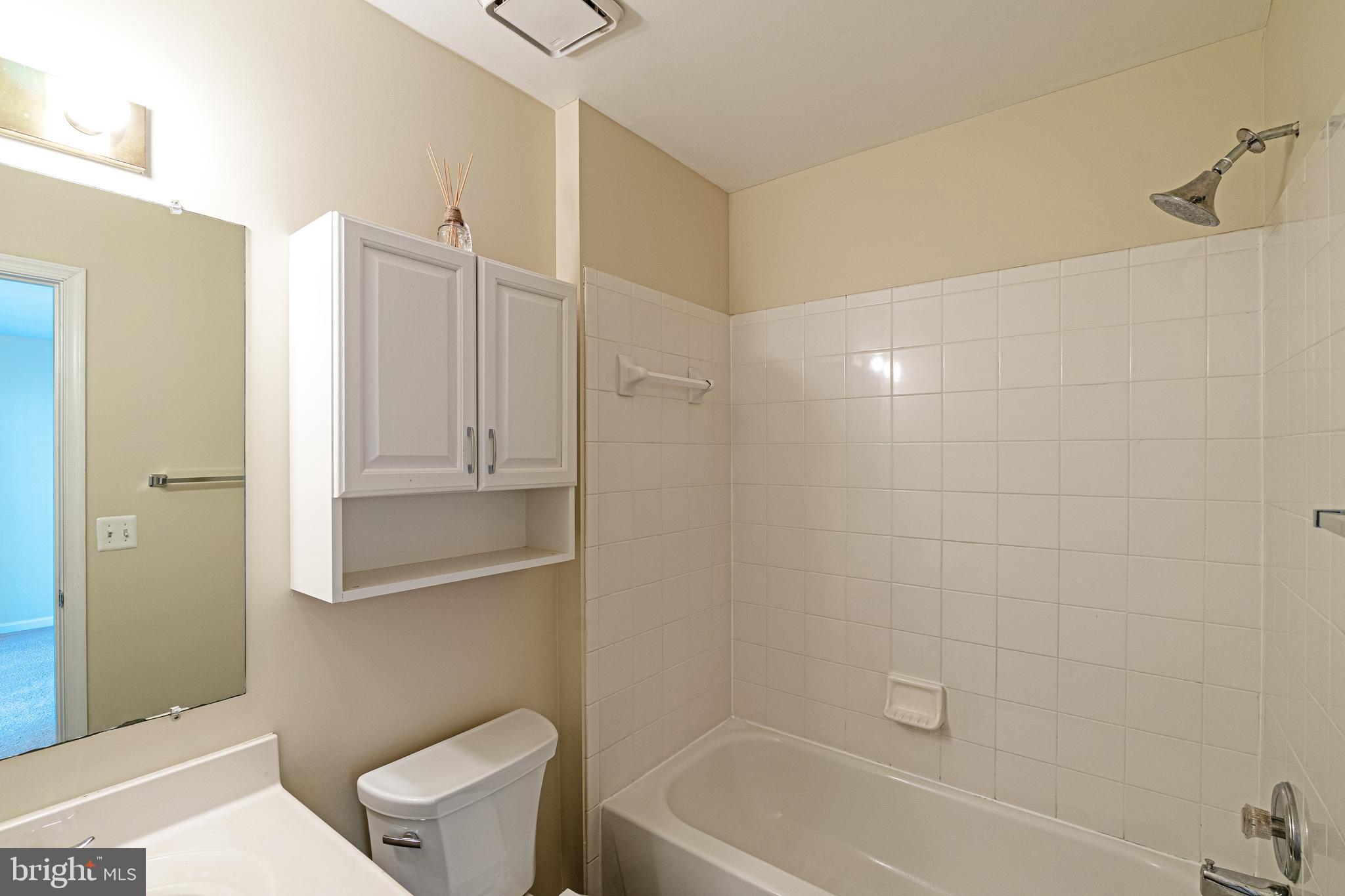 12081 Edgemere Circle Reston, VA 20190 - Photo 31 of 35