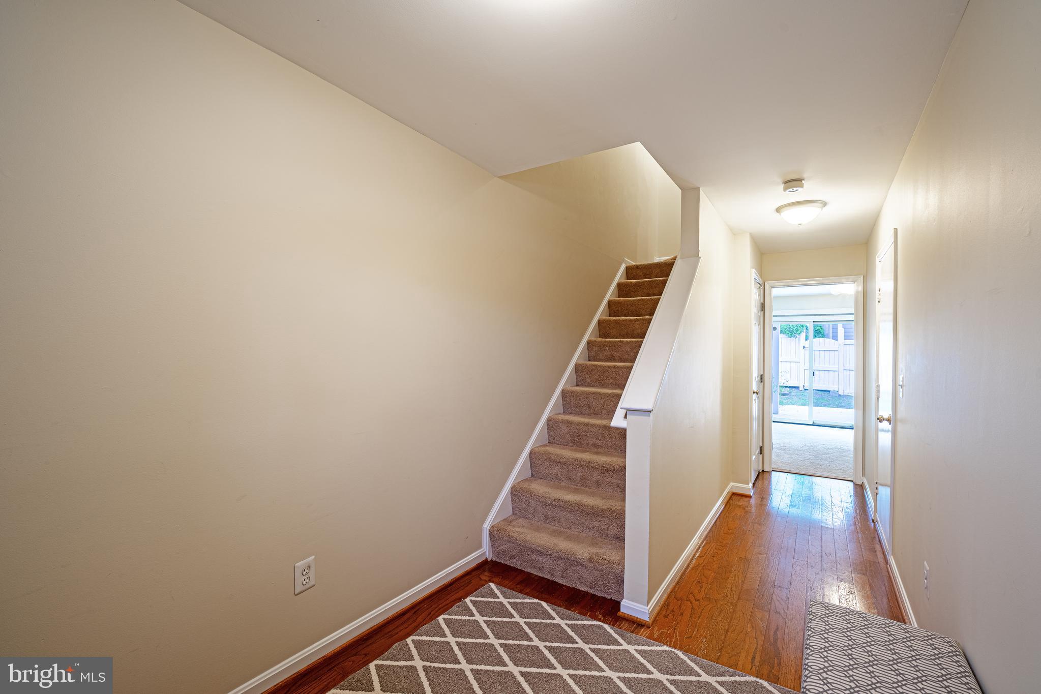 12081 Edgemere Circle Reston, VA 20190 - Photo 4 of 35