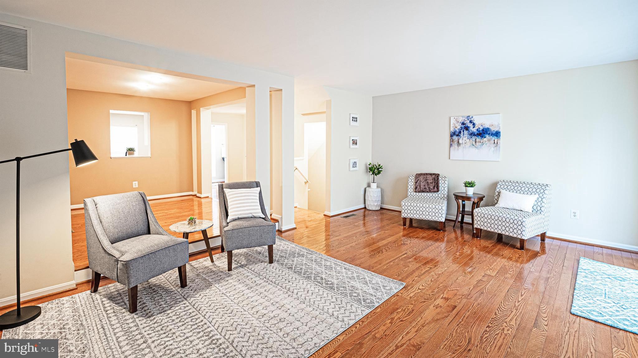 12081 Edgemere Circle Reston, VA 20190 - Photo 5 of 35