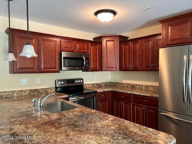 148 Paddock Circle Rotterdam, NY 12306 - Photo 3 of 6 IMG_3234