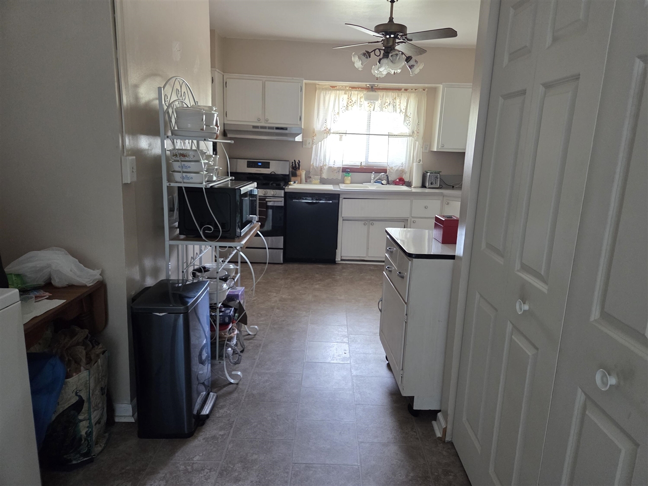 1503 Warren Avenue Jackson, MI 49203 - Photo 13 of 20