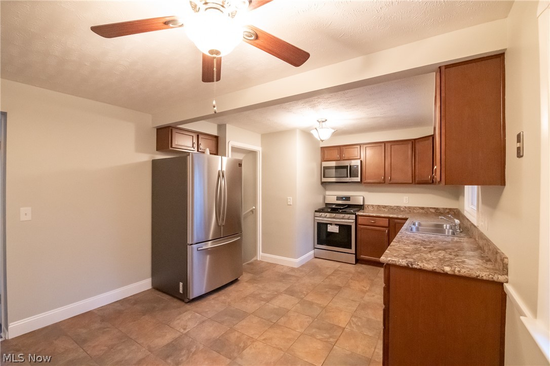486 Harris Road Cleveland, OH 44143 - Photo 5 of 23 Gallery Image 5
