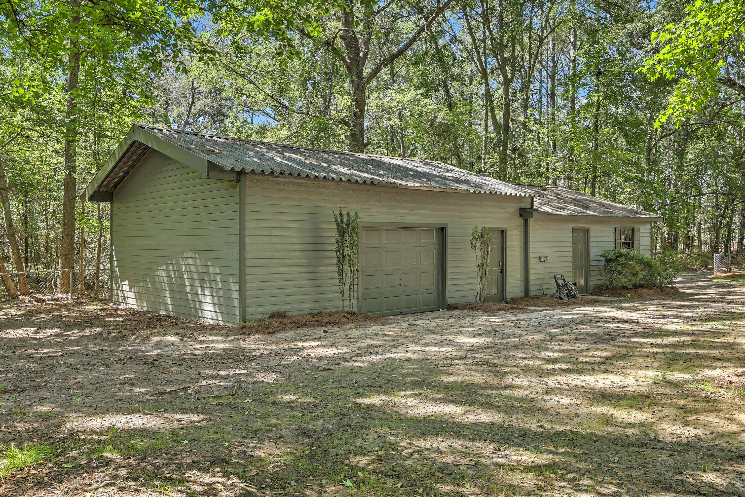 5709 Old Jacksonboro Road Ravenel, SC 29470 - Photo 31 of 34 Workshop on back of arage