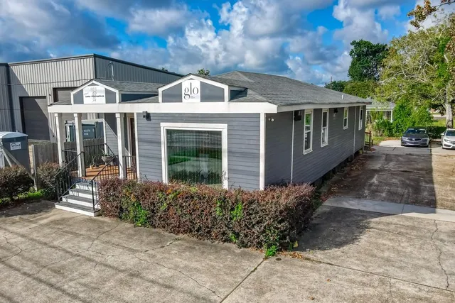 $399,000 | 672 Hickory Avenue, Harahan, LA 70123