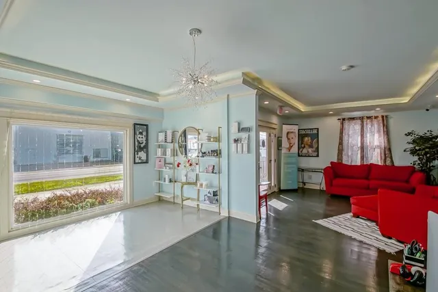 $399,000 | 672 Hickory Avenue, Harahan, LA 70123