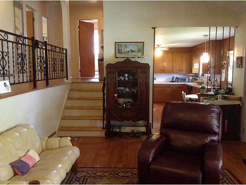 View. Living Rm to kitchen