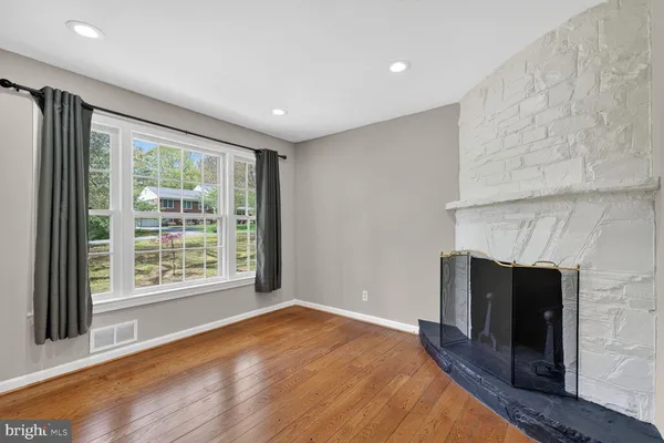 $3,200 | 5109 Blue Ridge Avenue, Annandale, VA 22003