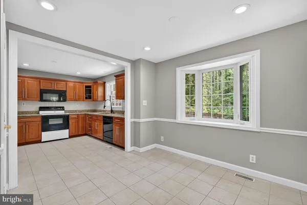 $3,200 | 5109 Blue Ridge Avenue, Annandale, VA 22003