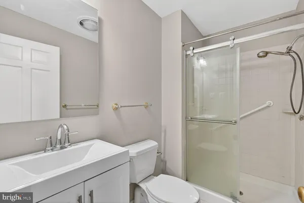 $3,200 | 5109 Blue Ridge Avenue, Annandale, VA 22003