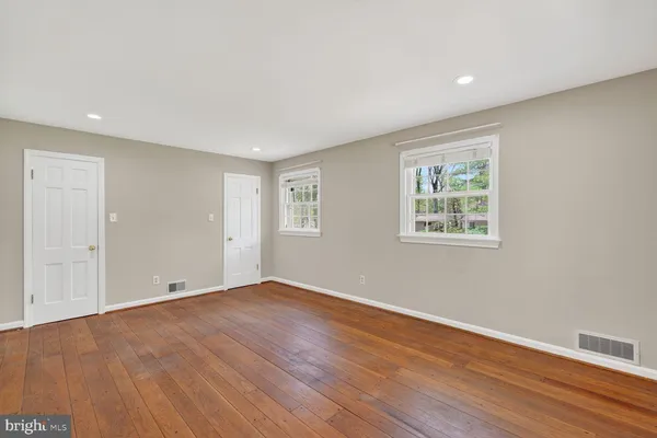 $3,200 | 5109 Blue Ridge Avenue, Annandale, VA 22003
