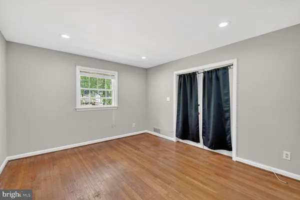 $3,200 | 5109 Blue Ridge Avenue, Annandale, VA 22003