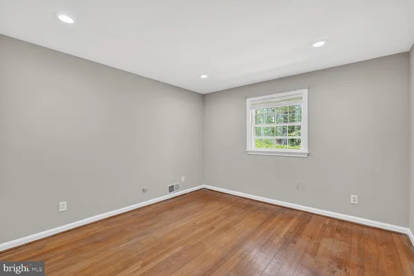 $3,200 | 5109 Blue Ridge Avenue, Annandale, VA 22003