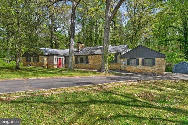 $3,200 | 5109 Blue Ridge Avenue, Annandale, VA 22003